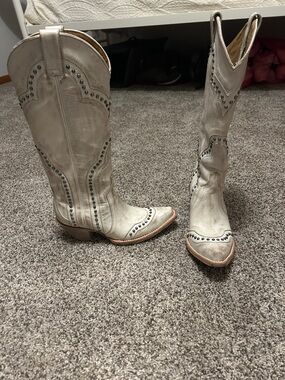 Idyllwind Studded White Cowboy Boots for Women